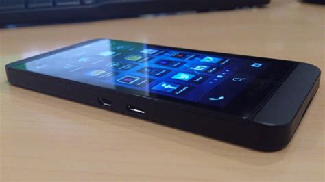 Sony Xperia Ion vs BlackBerry Q10 Karşılaştırma